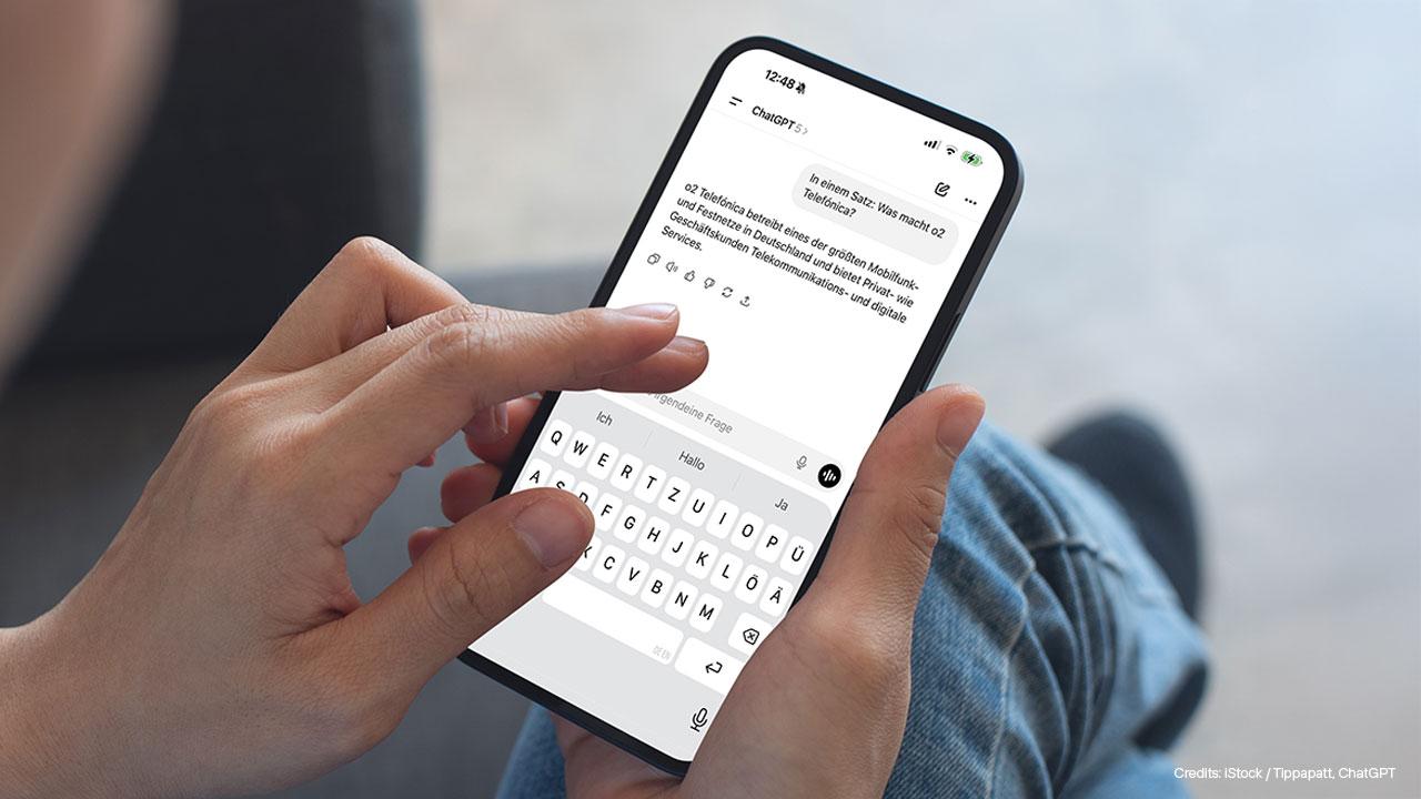 اکانت ChatGPT روی موبایل؛ ۸ تنظیم مهم حافظه، صدا و فایل 1 ChatGPT Plus for new customers | o2 Telefónica brings artificial intelligence to everyday mobile communications